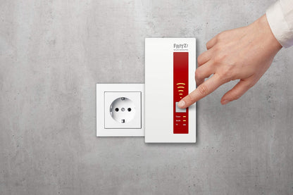 AVM FRITZ!WLAN Repeater DVB-C (Dual-Tuner für Kabel-TV (DVB-C), WLAN AC + N bis zu 1.300 MBit/s (5 GHz) + 450MBit/s (2,4 GHz)), weiß, deutschsprachige Version